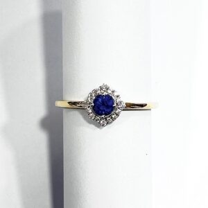 18ct yellow gold round brilliant cut sapphire and diamond cluster ring