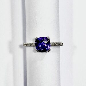 9ct white gold amethyst ring with diamond shoulders