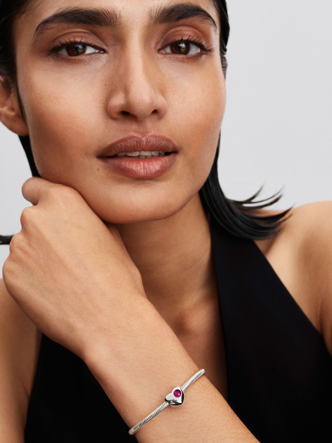 2025Q3E_collection_moments_go_ac_tp_pdp_model_single_67_1x1_RGB