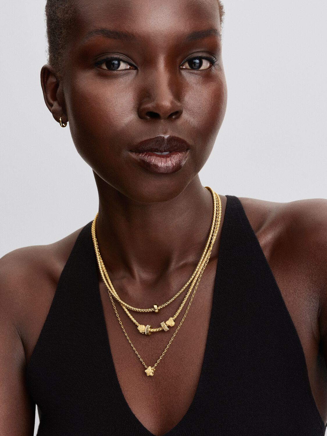 2025Q3E_collection_moments_go_ac_tp_pdp_model_styled_08_1x1_RGB