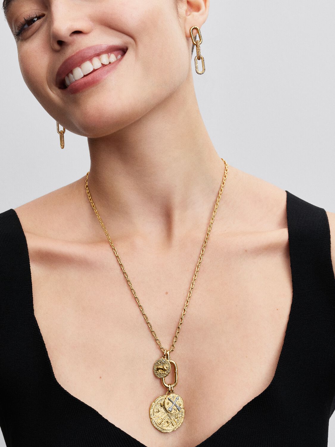 2025Q3E_collection_pme_go_ac_tp_pdp_model_styled_05_1x1_RGB