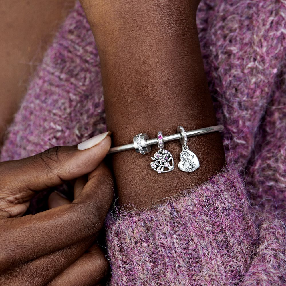 799153C01_ABC123_MODEL_eCOM_03_RGB