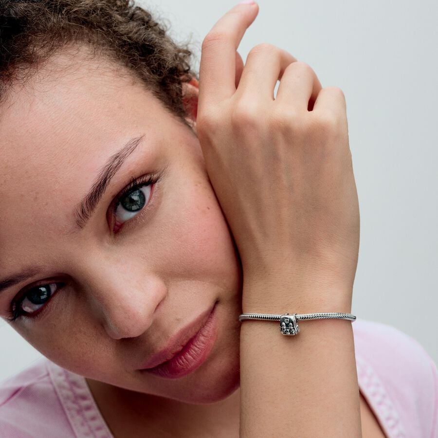 Q224_D_PDP_Model_Single_71_1x1_RGB