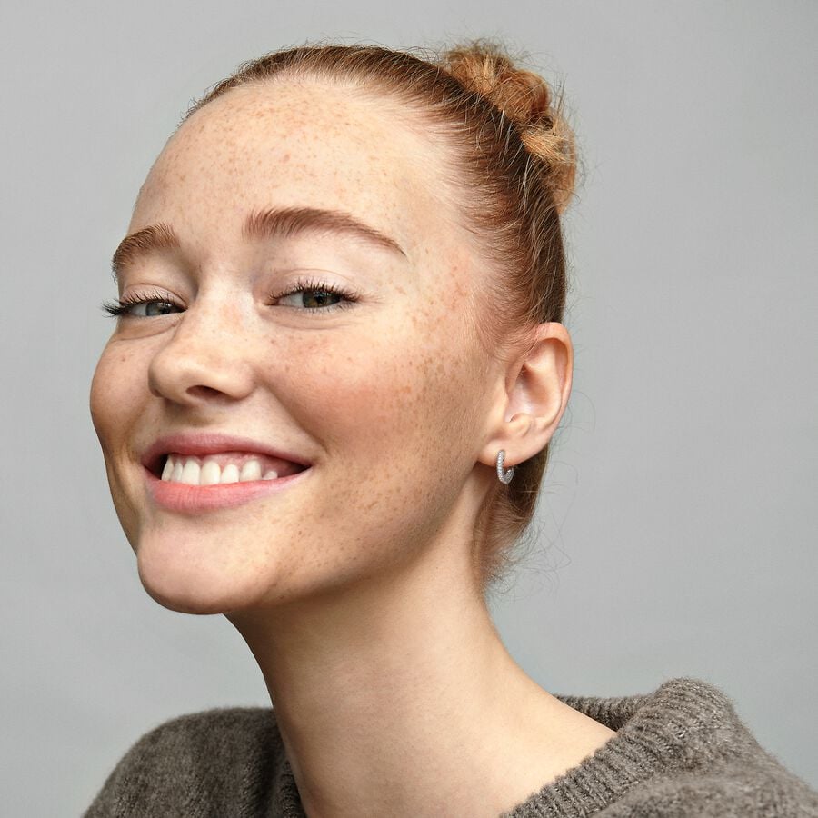 296317CZ_ABC123_MODEL_eCOM_01_RGB