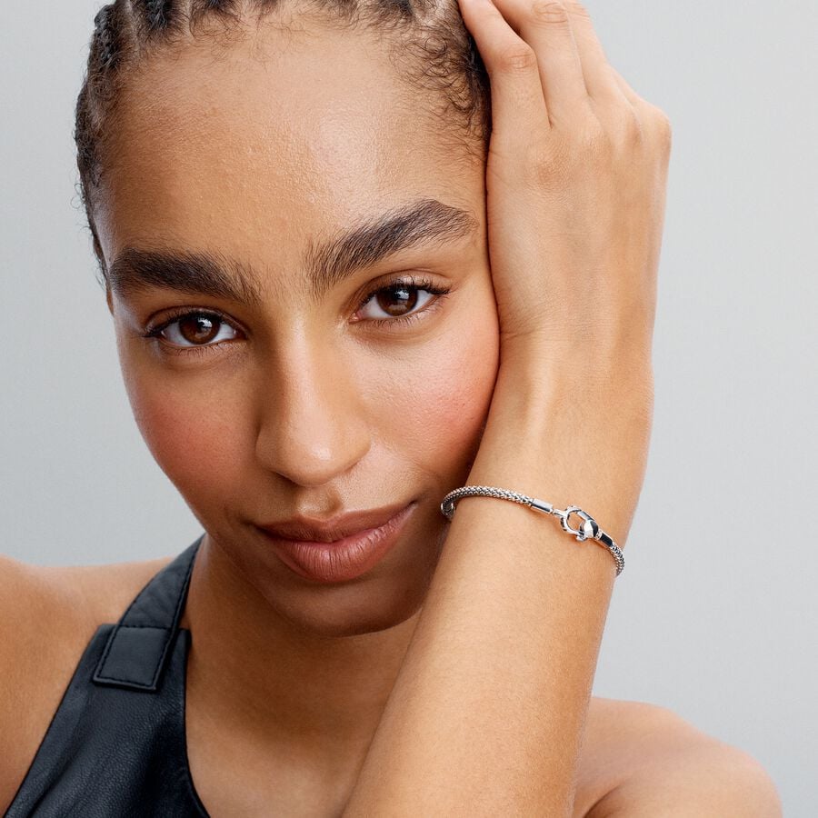 Q125_A_PDP_MODEL_SINGLE_61_1x1_RGB