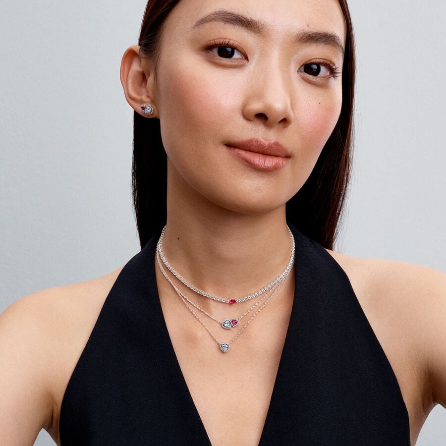 Q125_A_PDP_MODEL_STYLED_07_1x1_RGB