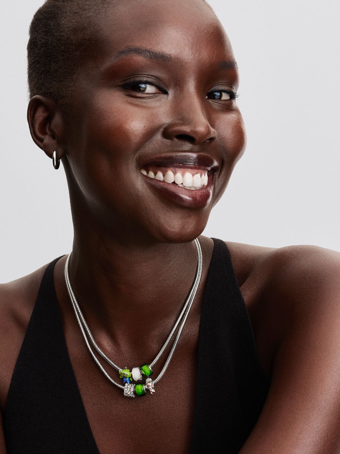 2025Q3E_collection_disney_go_ac_tp_pdp_model_styled_02_1x1_RGB