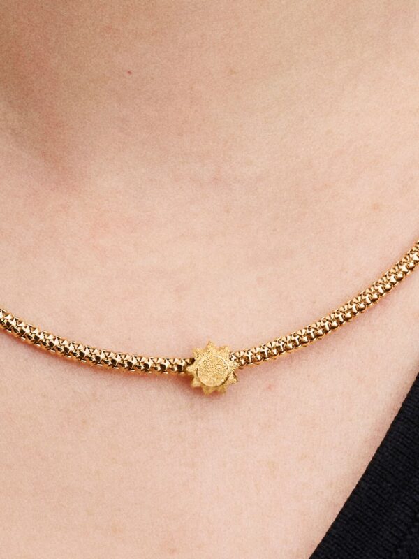 2025Q3E_collection_moments_go_ac_tp_pdp_model_single_25_1x1_RGB_charm