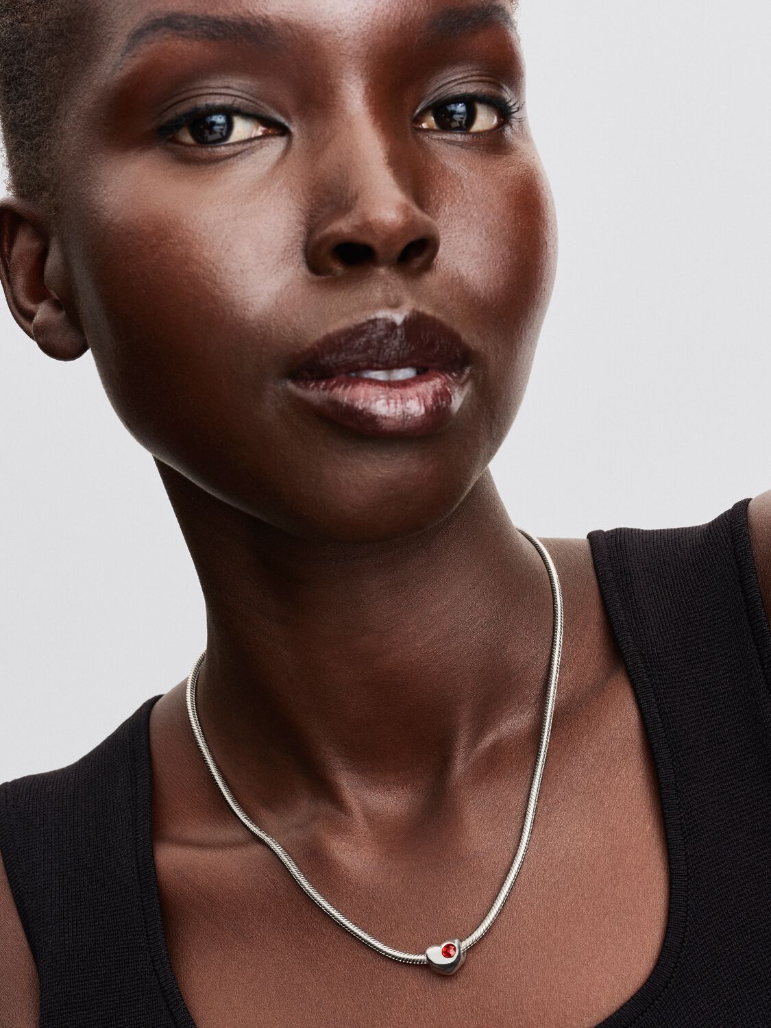 2025Q3E_collection_moments_go_ac_tp_pdp_model_single_62_1x1_RGB