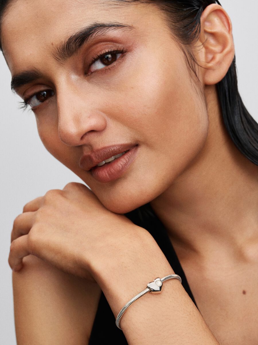 2025Q3E_collection_moments_go_ac_tp_pdp_model_single_66_1x1_RGB