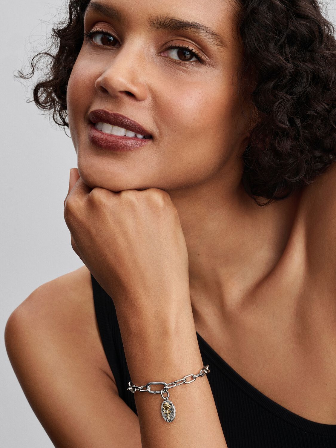 2025Q3E_collection_pme_go_ac_tp_pdp_model_single_05_1x1_RGB