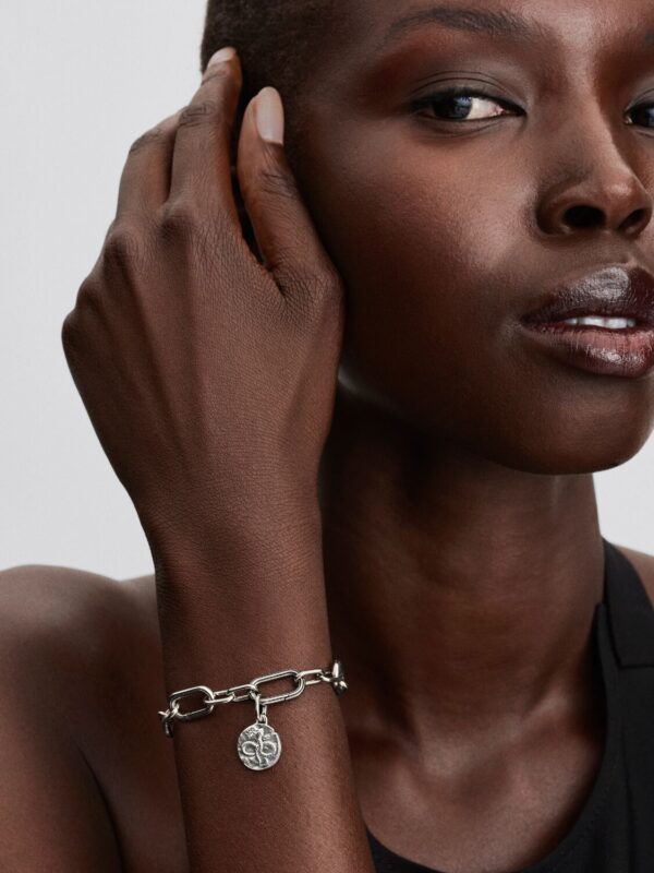 2025Q3E_collection_pme_go_ac_tp_pdp_model_single_12_1x1_RGB