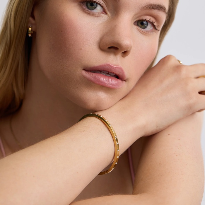 Eternity_Slim_Bangle